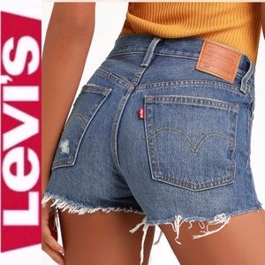 🆕 Levi’s 501 High Rise Distressed Denim Shorts